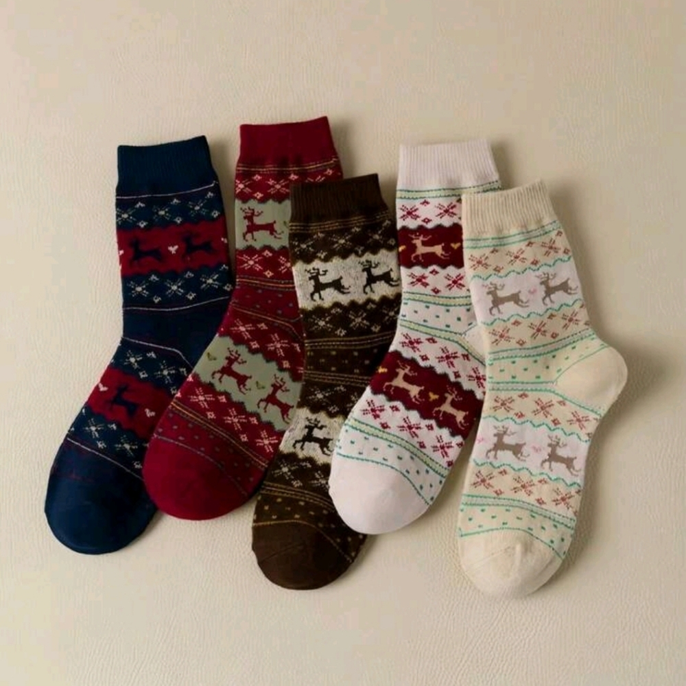 New 5 Pairs Women's Autumn/Winter socks reindeer pattern - Picture 2 of 3
